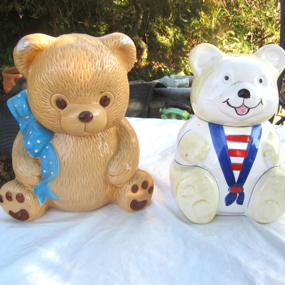 VTG BEAR CERAMIC COOKIE JARS PRICE IS BELOW